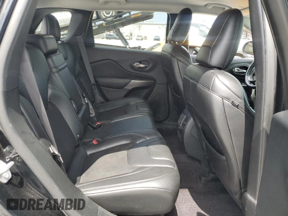 2019 Jeep Cherokee Latitude Plus z VIN 1C4PJMLB4KD162564, wystawiony jako Copart lot #60292615 z przebiegiem 61 167 mil mil oraz Szkoda całkowita • Salvage title. Historia ofert i sprzedaży dostępna na DreamBid. Obrazek 11.