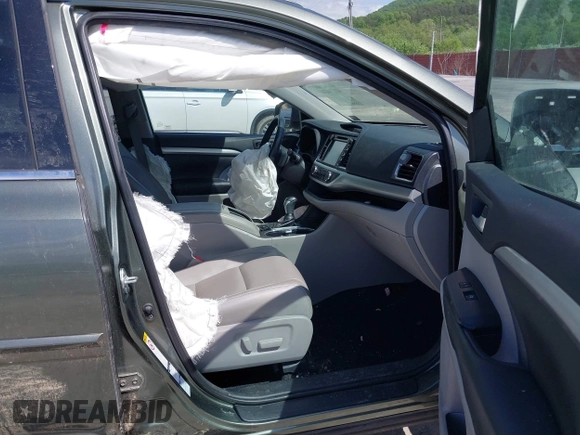 2018 Toyota Highlander SE with VIN 5TDJZRFH6JS882317, listed as a IAAI auction lot 42274438 with 77,143 mi miles and . Bid and sale history available at DreamBid. Image 5.