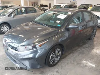 2024 Kia Forte LXS z VIN 3KPF24AD9RE827562, wystawiony jako IAAI lot #41943586 z przebiegiem 9 034 mil mil oraz . Historia ofert i sprzedaży dostępna na DreamBid. Obrazek 17.