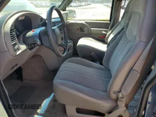 2000 Chevrolet Astro z VIN 1GNDM19WXYB178279, wystawiony jako Copart lot #55323515 z przebiegiem 98 507 mil mil oraz Czysty tytuł • Clean title. Historia ofert i sprzedaży dostępna na DreamBid. Obrazek 7.