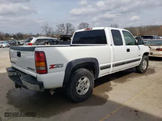 2001 Chevrolet Silverado 1500 LT with VIN 1GCEK19T51E133196, listed as a Copart auction lot 45113174 with 257,917 mi miles and Salvage Title. Bid and sale history available at carsss.com. Image 3.