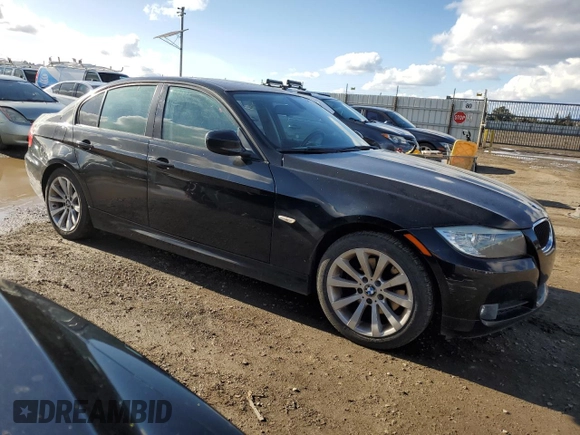 2011 BMW 3 Series 328i z VIN WBAPH7G59BNL85966, wystawiony jako Copart lot #49182085 z przebiegiem 140 626 mil mil oraz Szkoda całkowita • Salvage title. Historia ofert i sprzedaży dostępna na DreamBid. Obrazek 4.