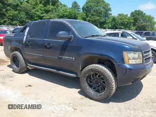 2007 Chevrolet Avalanche LS z VIN 3GNEC120X7G215740, wystawiony jako IAAI lot #42352407 z przebiegiem 183 957 mil mil oraz . Historia ofert i sprzedaży dostępna na DreamBid. Obrazek 1.