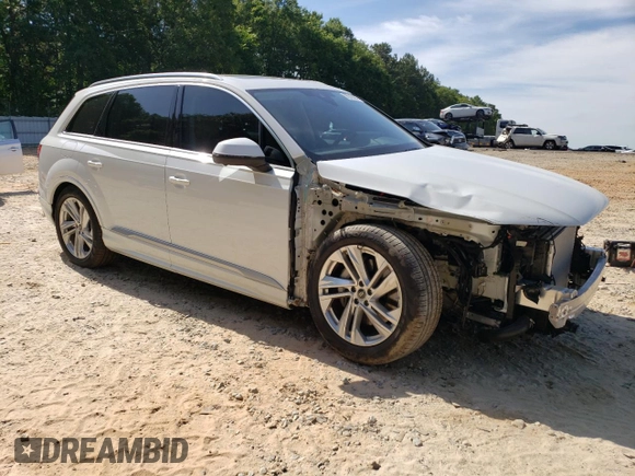 2024 Audi Q7 Premium z VIN WA1ACBF76RD006915, wystawiony jako Copart lot #56310904 z przebiegiem 2 807 mil mil oraz Szkoda całkowita • Salvage title. Historia ofert i sprzedaży dostępna na DreamBid. Obrazek 4.