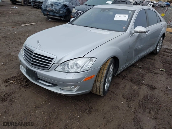 2008 Mercedes-Benz S-Class 5.5L V8 with VIN WDDNG86X98A198657, listed as a IAAI auction lot 41199732 with 172,916 mi miles. Bid and sale history available at carsss.com. Image 17.