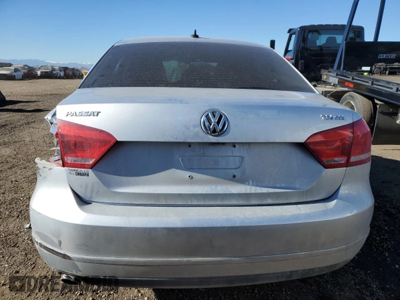 2015 Volkswagen Passat SEL Premium z VIN 1VWCV7A30FC093090, wystawiony jako Copart lot #88577655 z przebiegiem 63 000 mil mil oraz Szkoda całkowita • Salvage title. Historia ofert i sprzedaży dostępna na DreamBid. Obrazek 6.