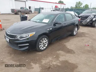 2017 Kia Optima LX z VIN 5XXGT4L36HG145802, wystawiony jako IAAI lot #42280279 z przebiegiem 74 512 mil mil oraz . Historia ofert i sprzedaży dostępna na DreamBid. Obrazek 2.