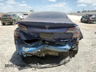 2023 Tesla Model 3 Performance z VIN 5YJ3E1EC4PF558646, wystawiony jako Copart lot #55201985 z przebiegiem 24 455 mil mil oraz Nie do naprawy. Historia ofert i sprzedaży dostępna na DreamBid. Obrazek 6.