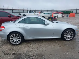 2005 Mercedes-Benz SLK 230/320 z VIN WDBWK56FX5F075529, wystawiony jako IAAI lot #41535391 z przebiegiem 104 792 mil mil oraz . Historia ofert i sprzedaży dostępna na DreamBid. Obrazek 13.