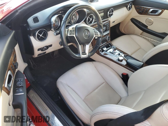 2016 Mercedes-Benz SLK 300 z VIN WDDPK3JA4GF123041, wystawiony jako Copart lot #43776305 z przebiegiem 72 863 mil mil oraz Szkoda całkowita • Salvage title. Historia ofert i sprzedaży dostępna na DreamBid. Obrazek 8.