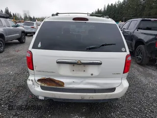 2005 Chrysler Town & Country Touring with VIN 2C4GP54L25R395372, listed as a IAAI auction lot 41805284 with 143,431 mi miles. Bid and sale history available at carsss.com. Image 16.