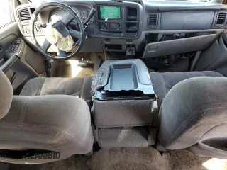 2003 Chevrolet Tahoe LS with VIN 1GNEC13V03R257774, listed as a Copart auction lot 55116535 with 178,709 mi miles and Salvage title. Bid and sale history available at DreamBid. Image 8.