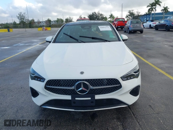 2025 Mercedes-Benz CLA 250 z VIN W1K5J4GBXSN516282, wystawiony jako IAAI lot #41092559 z przebiegiem 7917 mil mil oraz . Historia ofert i sprzedaży dostępna na DreamBid. Obrazek 12.