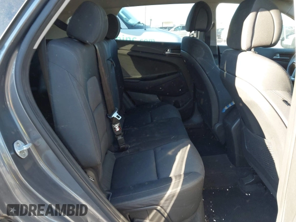 2018 Hyundai Tucson SE z VIN KM8J2CA48JU631165, wystawiony jako IAAI lot #41600722 z przebiegiem 120 021 mil mil oraz . Historia ofert i sprzedaży dostępna na DreamBid. Obrazek 8.