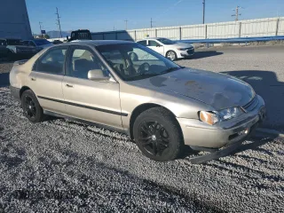 1994 Honda Accord LX w/ABS with VIN JHMCD5634RC061099, listed as a Copart auction lot 83488354 with 208,488 mi miles and Salvage Title. Bid and sale history available at carsss.com. Image 4.