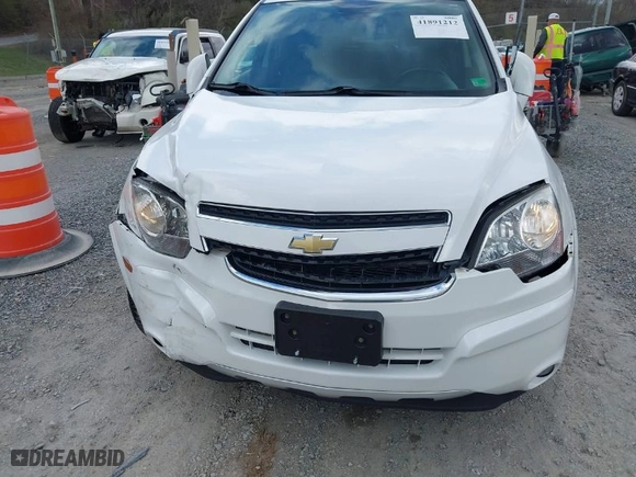 2014 Chevrolet Captiva Sport Fleet LT with VIN 3GNAL3EK7ES660194, listed as a IAAI auction lot 41891212 with 121,668 mi miles. Bid and sale history available at carsss.com. Image 6.
