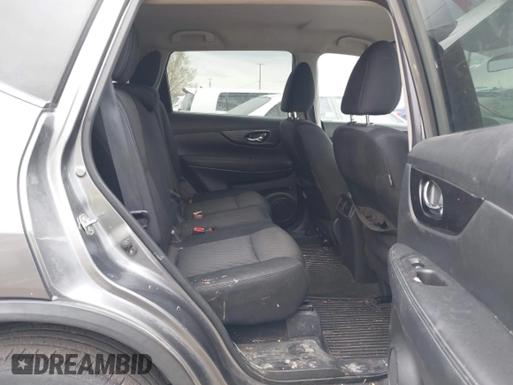 2018 Nissan Rogue SV with VIN KNMAT2MV6JP511461, listed as a IAAI auction lot 41924322 with 131,869 mi miles. Bid and sale history available at carsss.com. Image 8.