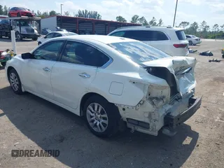 2015 Nissan Altima 2.5 SV with VIN 1N4AL3AP6FC434347, listed as a IAAI auction lot 42058176 with 131,022 mi miles. Bid and sale history available at carsss.com. Image 3.