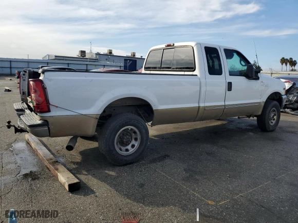 2000 Ford Super Duty F-250 XL with VIN 1FTNX21S1YEB62621, listed as a Copart auction lot 87630545 with 204,488 mi miles and Salvage Title. Bid and sale history available at carsss.com. Image 3.