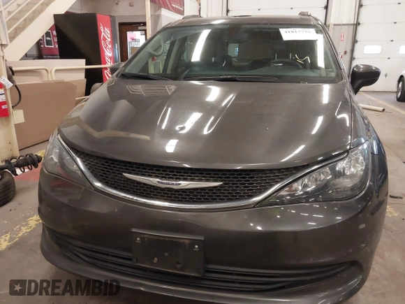 2020 Chrysler Voyager LXi z VIN 2C4RC1DG3LR151663, wystawiony jako IAAI lot #41817756 z przebiegiem 119 517 mil mil oraz . Historia ofert i sprzedaży dostępna na DreamBid. Obrazek 12.