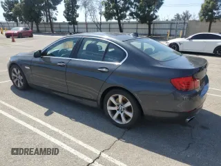 2011 BMW 5 Series 550i z VIN WBAFR9C5XBC618310, wystawiony jako Copart lot #49427835 z przebiegiem 84 936 mil mil oraz Szkoda całkowita • Salvage title. Historia ofert i sprzedaży dostępna na DreamBid. Obrazek 2.