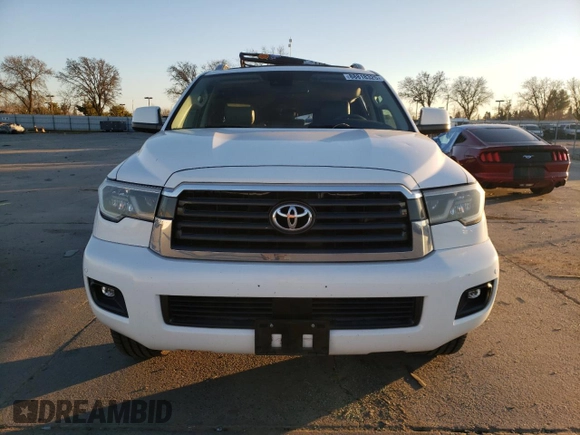 2018 Toyota Sequoia SR5 with VIN 5TDBY5G19JS159062, listed as a Copart auction lot 88818325 with 60,623 mi miles and Salvage Title. Bid and sale history available at carsss.com. Image 5.