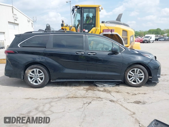 2023 Toyota Sienna XSE with VIN 5TDDSKFC5PS104449, listed as a IAAI auction lot 42270422 with 28,016 mi miles and . Bid and sale history available at DreamBid. Image 14.