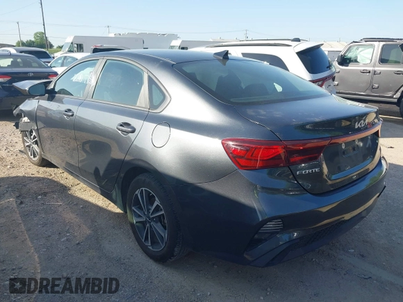 2024 Kia Forte LXS with VIN 3KPF24AD5RE768476, listed as a IAAI auction lot 41998948 with 28,716 mi miles and . Bid and sale history available at DreamBid. Image 3.