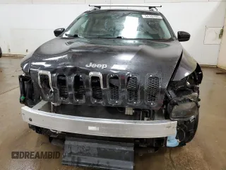 2015 Jeep Cherokee Latitude z VIN 1C4PJMCS3FW546328, wystawiony jako Copart lot #54182485 z przebiegiem 172 530 mil mil oraz Czysty tytuł • Clean title. Historia ofert i sprzedaży dostępna na DreamBid. Obrazek 5.