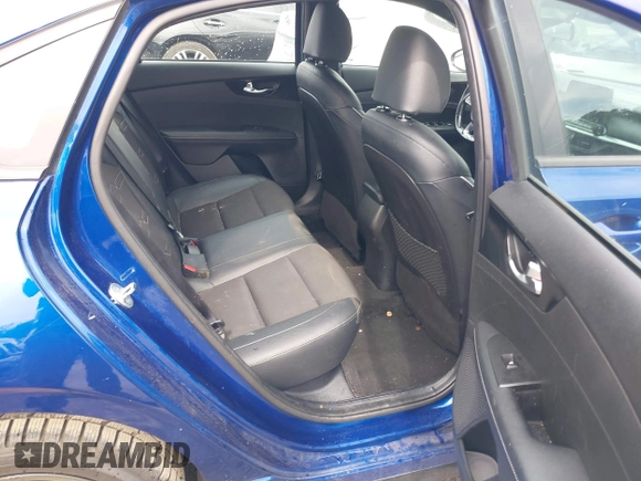 2021 Kia Forte GT-Line с VIN 3KPF34AD9ME382035, выставлен на аукционе IAAI как лот 42209430 с пробегом 99 000 миль миль и . История ставок и продаж доступна на DreamBid. Изображение 8.