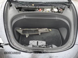 2018 Tesla Model 3 Long Range Battery z VIN 5YJ3E1EA1JF005118, wystawiony jako Copart lot #55630945 z przebiegiem 91 362 mil mil oraz Szkoda całkowita • Salvage title. Historia ofert i sprzedaży dostępna na DreamBid. Obrazek 11.