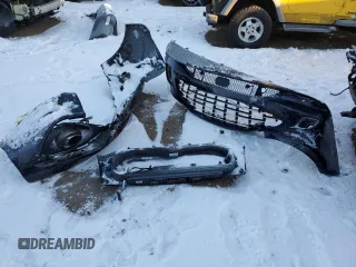 2021 Aston Martin DBX z VIN SCFVUJAW9MTV02708, wystawiony jako Copart lot #85731374 z przebiegiem Nie podano mil oraz Szkoda całkowita • Salvage title. Historia ofert i sprzedaży dostępna na DreamBid. Obrazek 12.