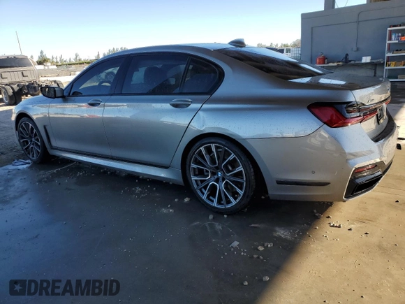 2022 BMW 7 Series 750i xDrive z VIN WBA7U2C01NCK62283, wystawiony jako Copart lot #83007534 z przebiegiem Nie podano mil oraz Szkoda całkowita • Salvage title. Historia ofert i sprzedaży dostępna na DreamBid. Obrazek 2.