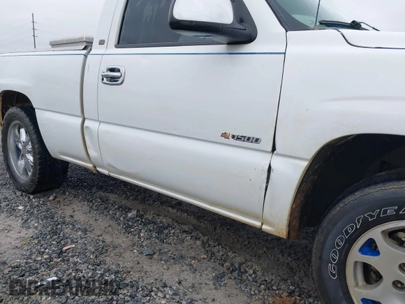 1999 Chevrolet Silverado 1500 with VIN 1GCEC14W1XZ129128, listed as a IAAI auction lot 41496586 with 360,169 mi miles. Bid and sale history available at carsss.com. Image 6.