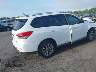 2013 Nissan Pathfinder SV with VIN 5N1AR2MN3DC671772, listed as a IAAI auction lot 41918880 with 116,182 mi miles. Bid and sale history available at carsss.com. Image 4.