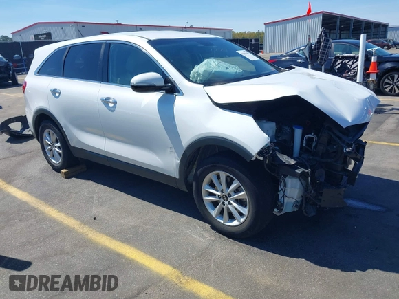 2020 Kia Sorento LX with VIN 5XYPG4A36LG711212, listed as a IAAI auction lot 41884400 with 101,777 mi miles. Bid and sale history available at carsss.com. Image 1.