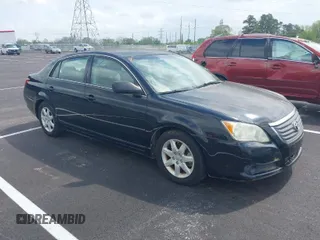 2008 Toyota Avalon XL with VIN 4T1BK36B38U319020, listed as a IAAI auction lot 41972622 with 250,000 mi miles and . Bid and sale history available at DreamBid. Image 1.