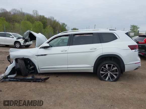 2025 Volkswagen Atlas SE with VIN 1V2FR2CA0SC525107, listed as a IAAI auction lot 42149492 with 2,443 mi miles and . Bid and sale history available at DreamBid. Image 14.