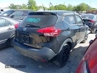 2018 Nissan Kicks SV z VIN 3N1CP5CU2JL506943, wystawiony jako IAAI lot #39346949 z przebiegiem 70 858 mil mil oraz . Historia ofert i sprzedaży dostępna na DreamBid. Obrazek 4.