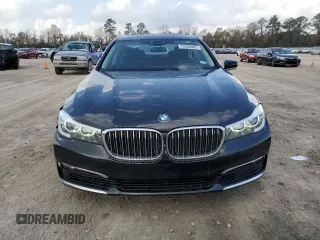 2018 BMW 7 Series 740i with VIN WBA7E2C54JG742927, listed as a Copart auction lot 70306082 with 69,735 mi miles. Bid and sale history available at carsss.com. Image 5.