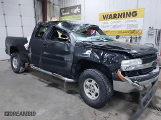 2002 Chevrolet Silverado 1500 LS with VIN 2GCEK19T321291409, listed as a IAAI auction lot 41391207 with 234,690 mi miles. Bid and sale history available at carsss.com. Image 1.