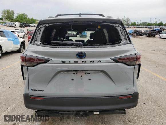 2025 Toyota Sienna XSE z VIN 5TDCSKFC3SS155341, wystawiony jako Copart lot #55633865 z przebiegiem 5 780 mil mil oraz Szkoda całkowita • Salvage title. Historia ofert i sprzedaży dostępna na DreamBid. Obrazek 6.
