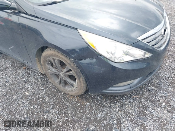 2012 Hyundai Sonata SE z VIN 5NPEC4AC1CH375481, wystawiony jako IAAI lot #42448689 z przebiegiem 138 884 mil mil oraz . Historia ofert i sprzedaży dostępna na DreamBid. Obrazek 6.