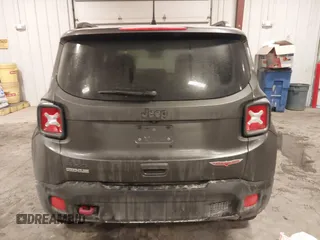 2018 Jeep Renegade Trailhawk with VIN ZACCJBCB7JPG85967, listed as a IAAI auction lot 41611403 with 70,073 mi miles. Bid and sale history available at carsss.com. Image 16.
