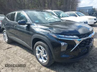 2025 Chevrolet Trax LS with VIN KL77LFEP9SC115371, listed as a IAAI auction lot 41858908 with 11,325 mi miles and . Bid and sale history available at DreamBid. Image 1.