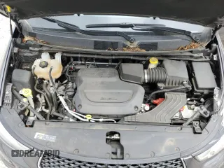 2021 Chrysler Pacifica Touring with VIN 2C4RC1FGXMR550164, listed as a Copart auction lot 57297585 with 10,222 mi miles and Salvage title. Bid and sale history available at DreamBid. Image 12.