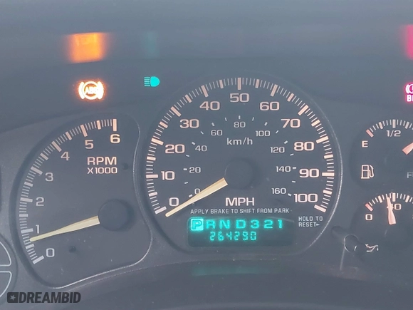 2000 Chevrolet Suburban LS with VIN 3GNEC16T3YG209560, listed as a IAAI auction lot 41551486 with 264,290 mi miles. Bid and sale history available at carsss.com. Image 15.