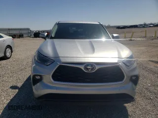 2022 Toyota Highlander LE with VIN 5TDZZRAH5NS556038, listed as a Copart auction lot 51363885 with 46,786 mi miles and Salvage title. Bid and sale history available at DreamBid. Image 5.