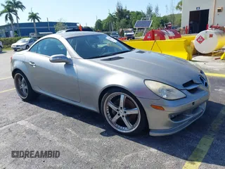 2005 Mercedes-Benz SLK 230/320 z VIN WDBWK56F85F032243, wystawiony jako IAAI lot #42267834 z przebiegiem 128 289 mil mil oraz . Historia ofert i sprzedaży dostępna na DreamBid. Obrazek 1.