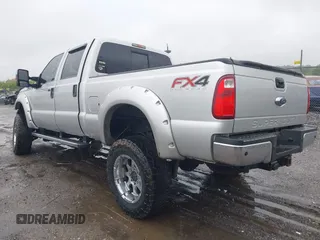 2014 Ford F-250 XL z VIN 1FT7W2BT8EEA01598, wystawiony jako IAAI lot #42258142 z przebiegiem 182 057 mil mil oraz . Historia ofert i sprzedaży dostępna na DreamBid. Obrazek 3.